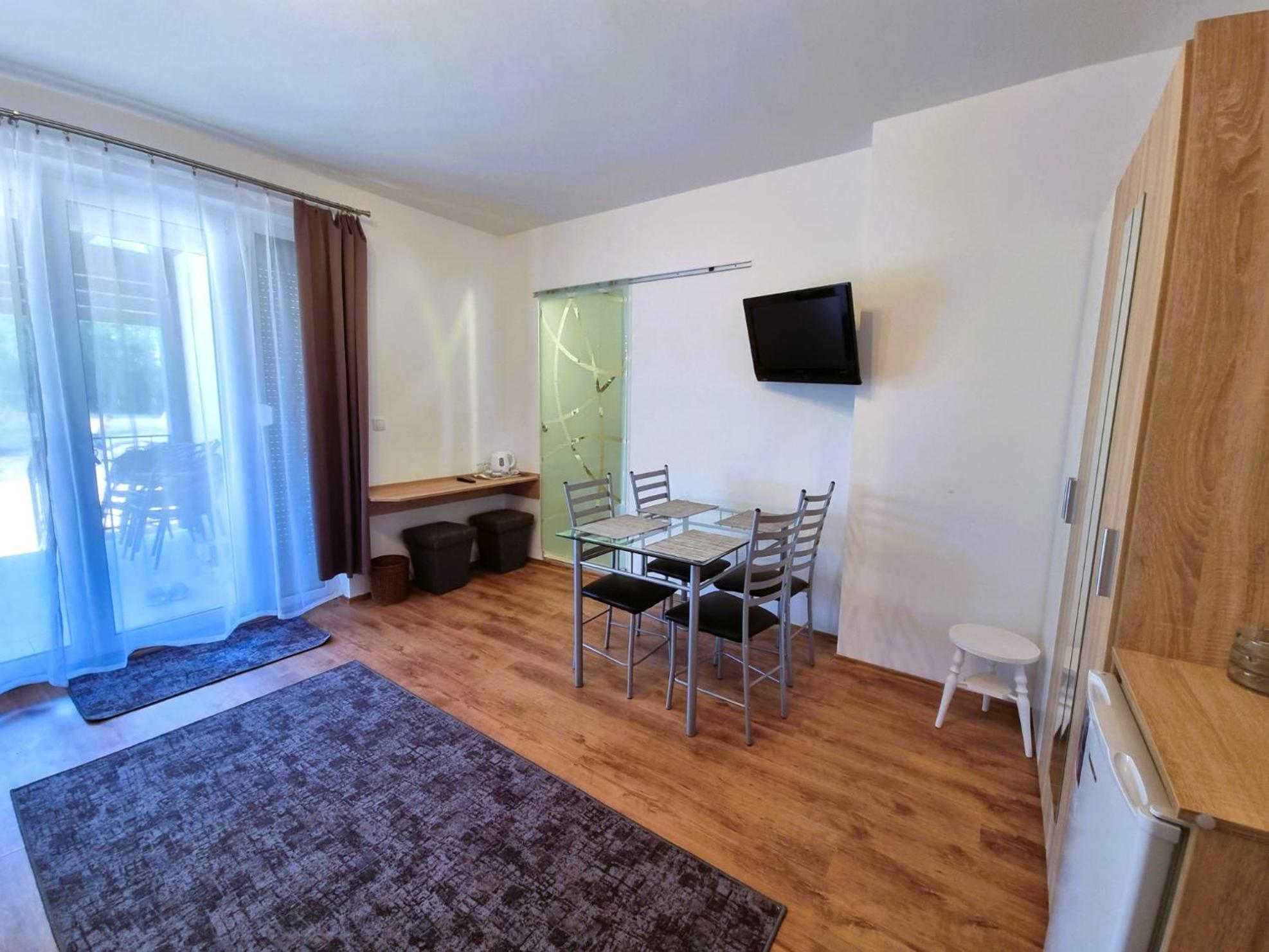 Duna-Beach Apartman Kimle Bilik gambar